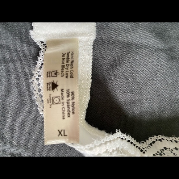 NWOT White halter top Bralette - Picture 3 of 3
